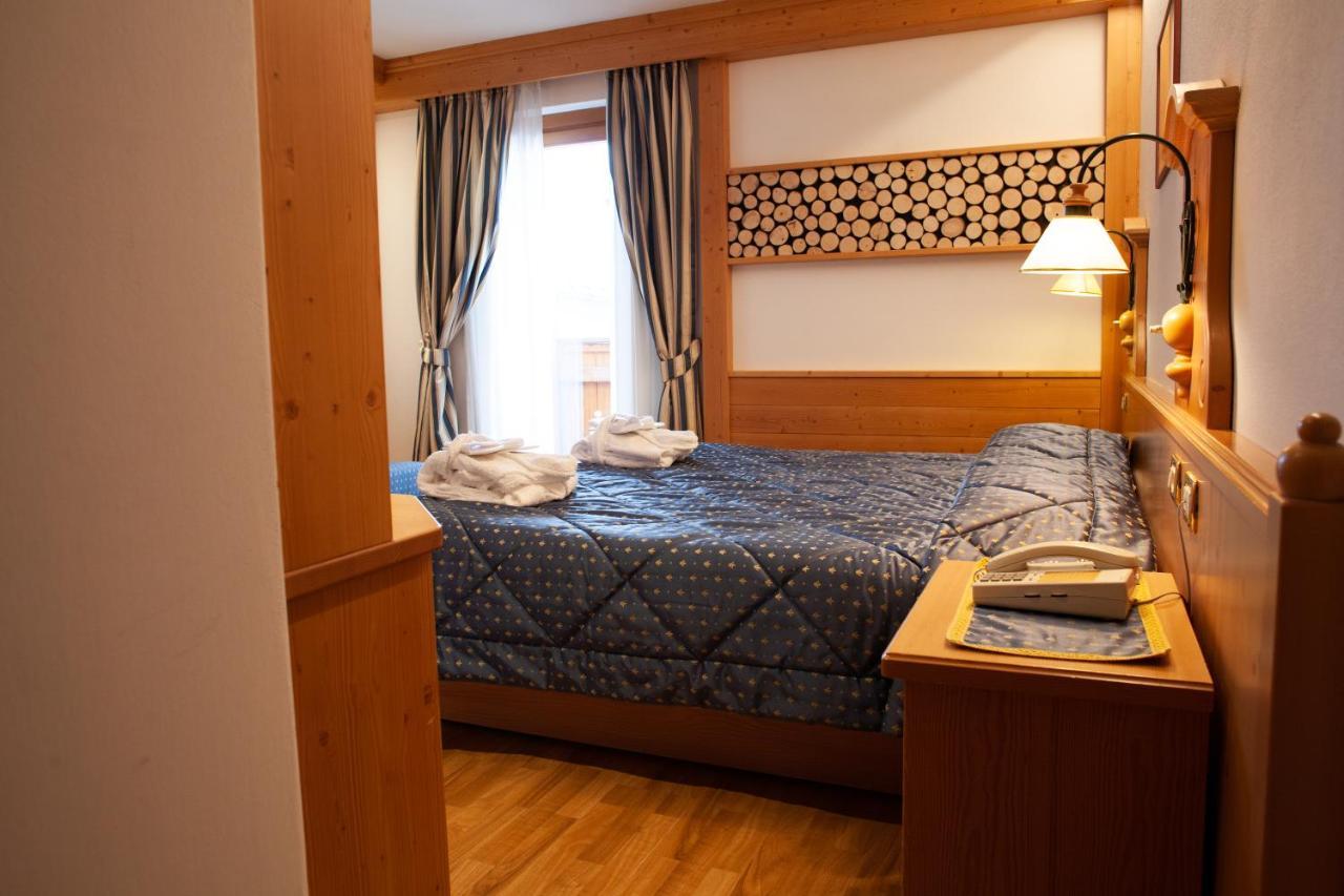 Hotel Posta Форни-ди-Сопра Экстерьер фото