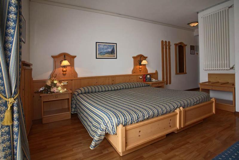 Hotel Posta Форни-ди-Сопра Экстерьер фото