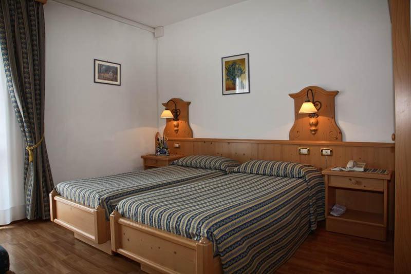 Hotel Posta Форни-ди-Сопра Экстерьер фото