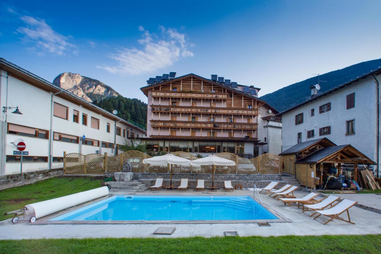 Hotel Posta Форни-ди-Сопра Экстерьер фото